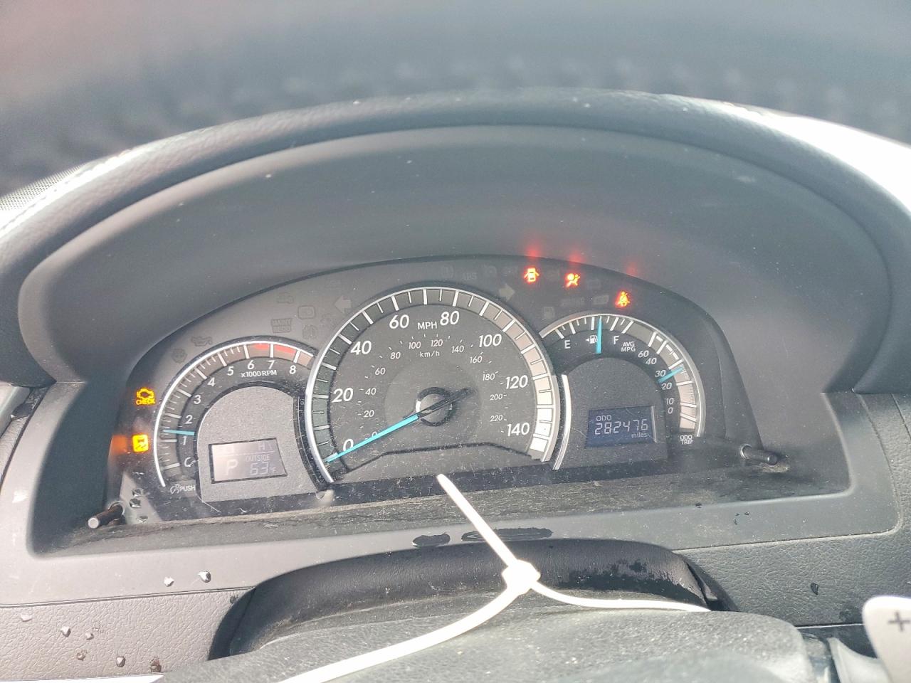 2014 TOYOTA CAMRY L photo 9