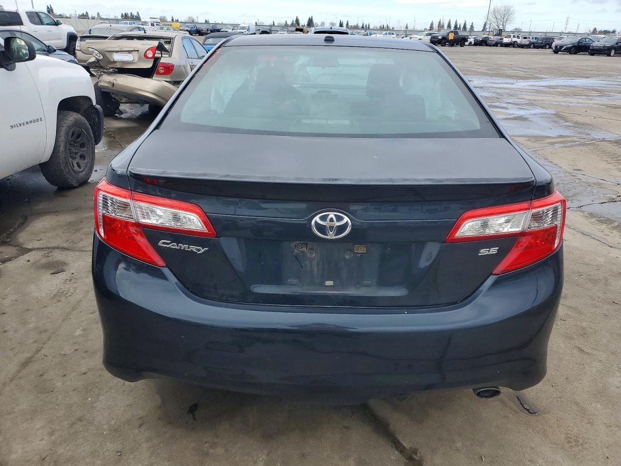 2014 TOYOTA CAMRY L photo 6