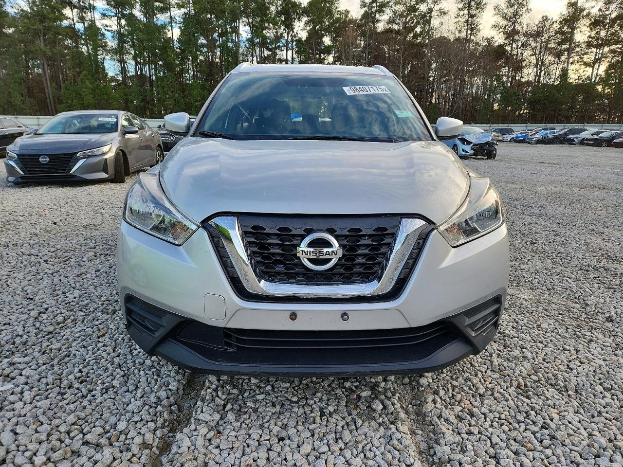 2019 NISSAN KICKS S photo 5