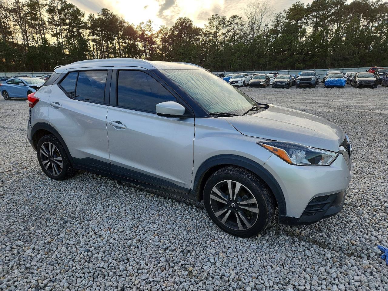 2019 NISSAN KICKS S photo 4