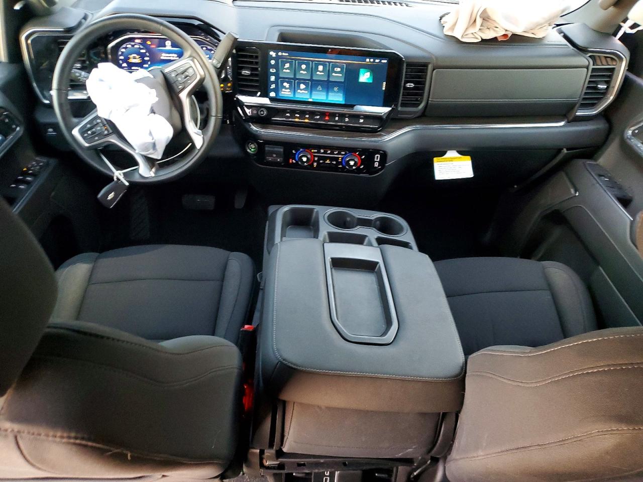 2024 CHEVROLET SILVERADO K1500 LT photo 8