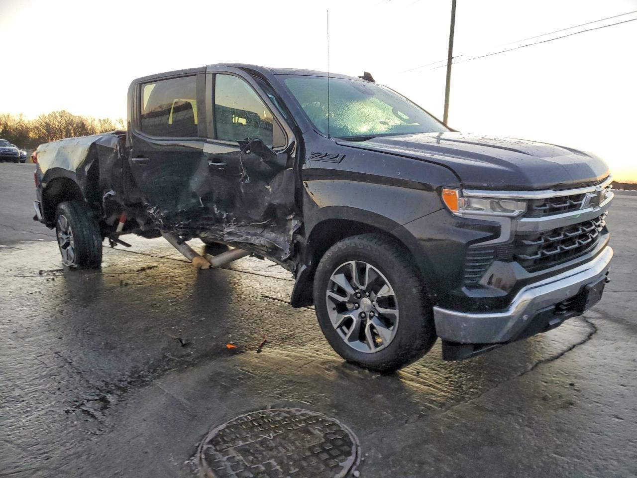 2024 CHEVROLET SILVERADO K1500 LT photo 4