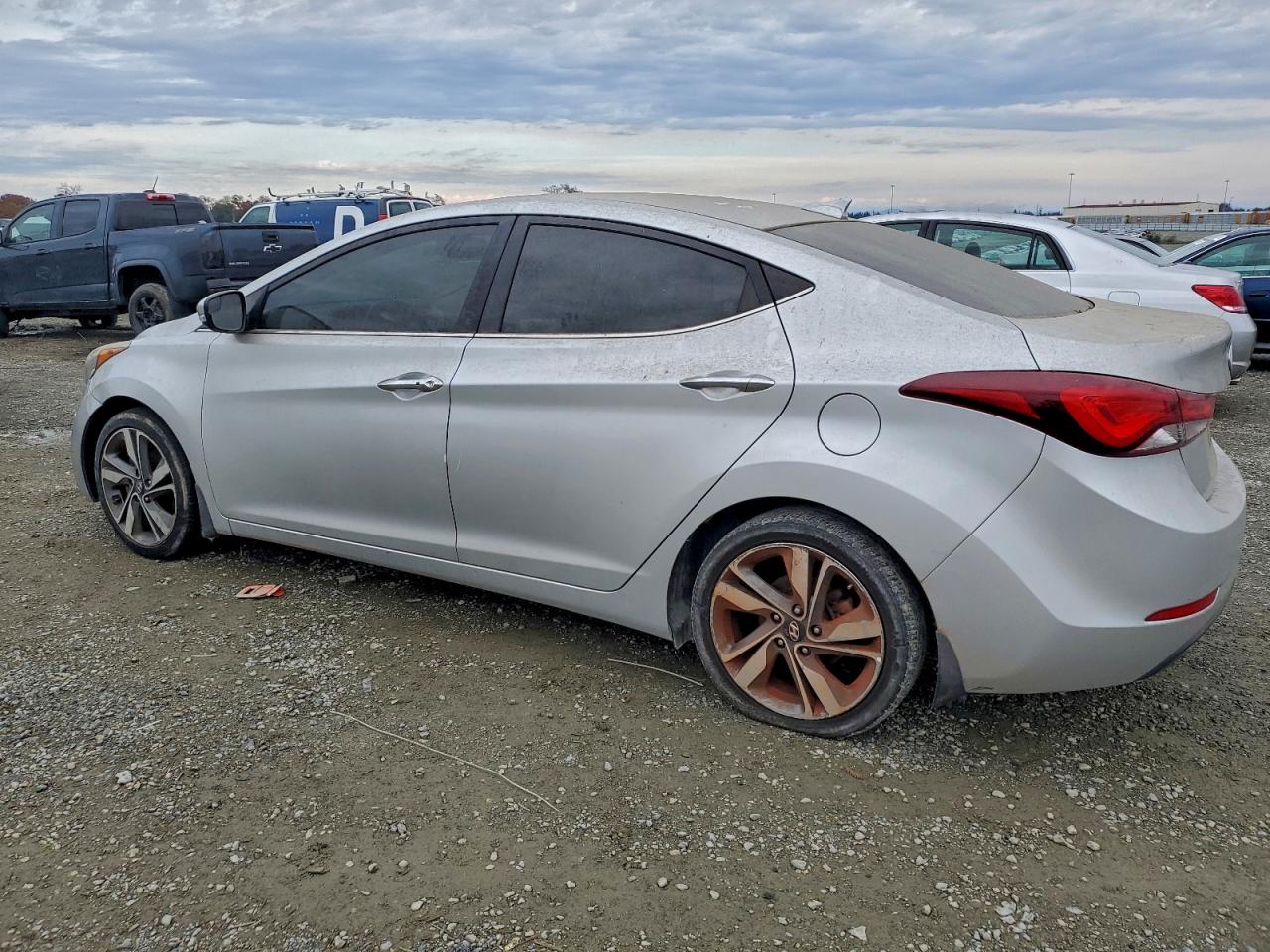 2015 HYUNDAI ELANTRA SE photo 2