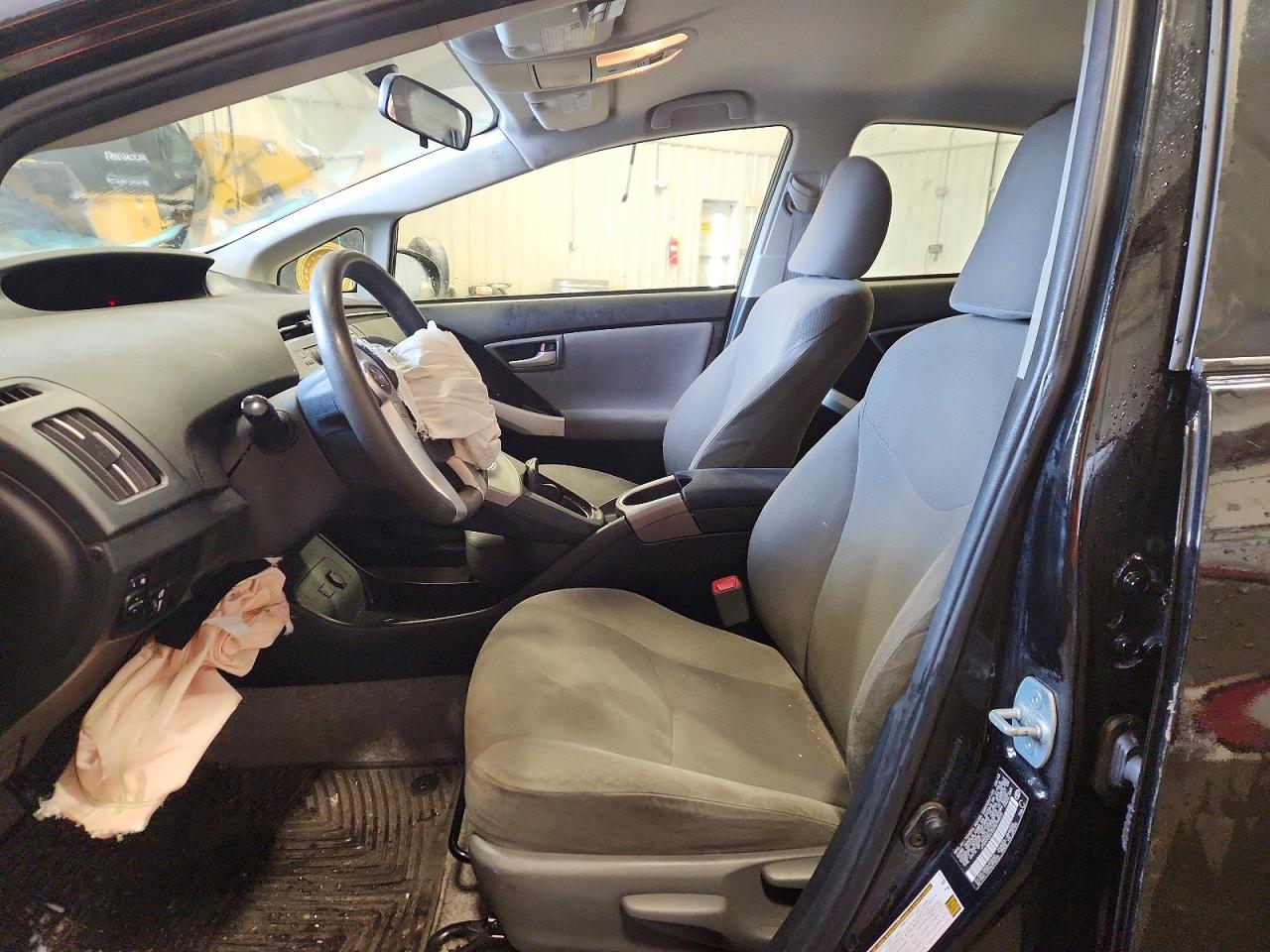 2013 TOYOTA PRIUS photo 7