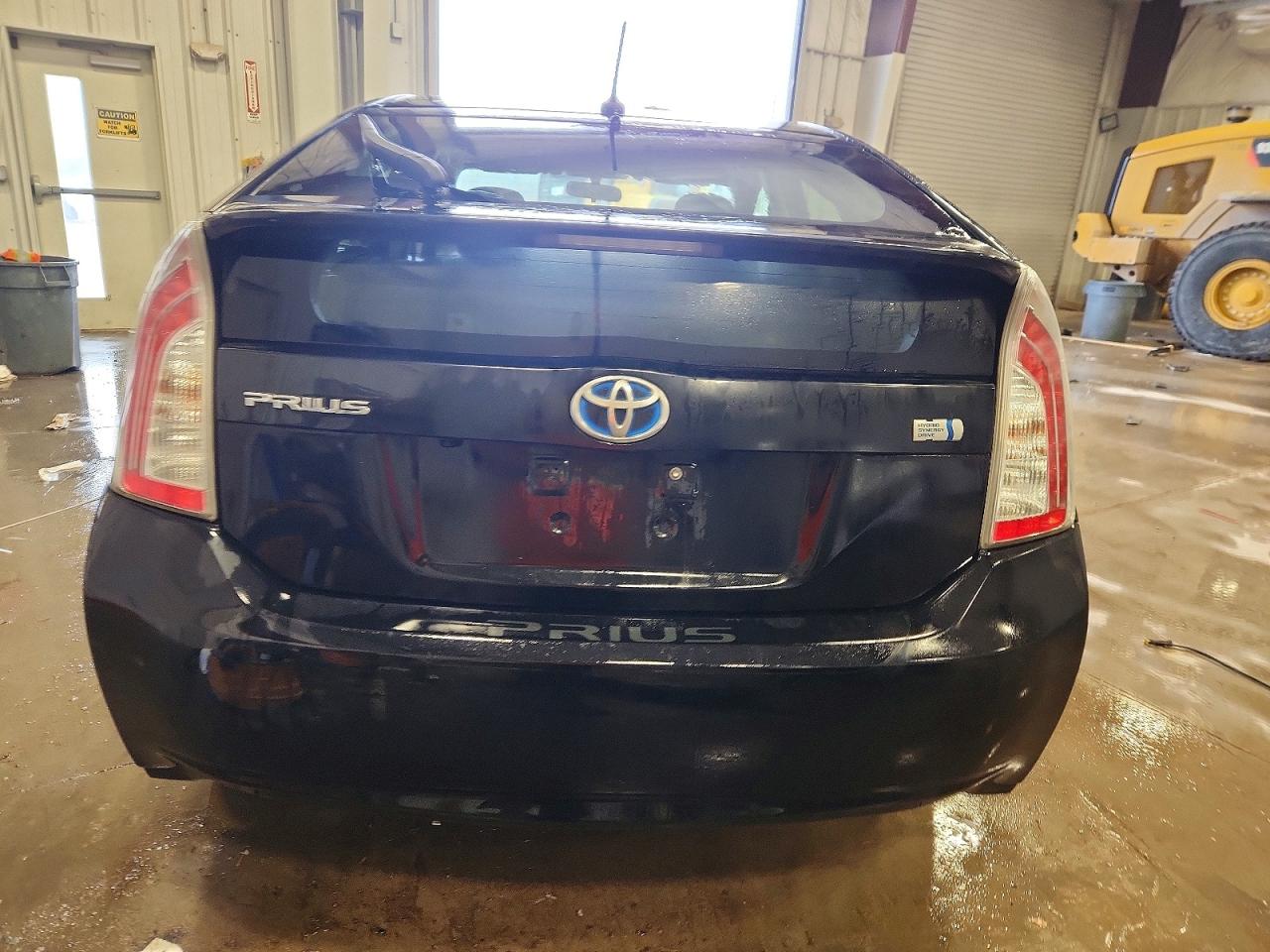 2013 TOYOTA PRIUS photo 6