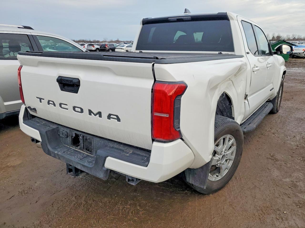 2024 TOYOTA TACOMA DOUBLE CAB photo 3