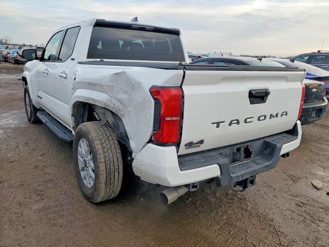 2024 TOYOTA TACOMA DOUBLE CAB photo 2