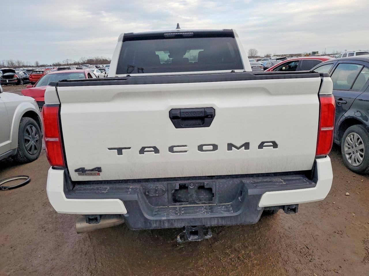 2024 TOYOTA TACOMA DOUBLE CAB photo 6