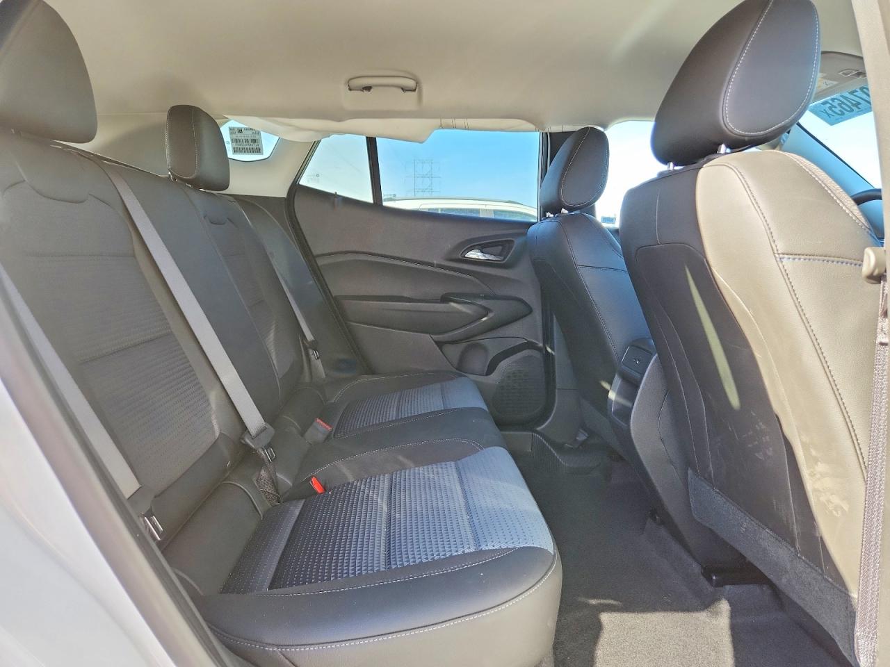 2025 CHEVROLET TRAX 1LT photo 11