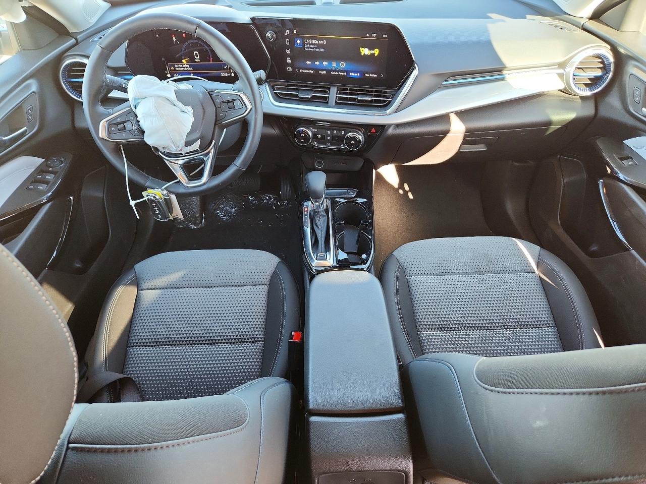 2025 CHEVROLET TRAX 1LT photo 8