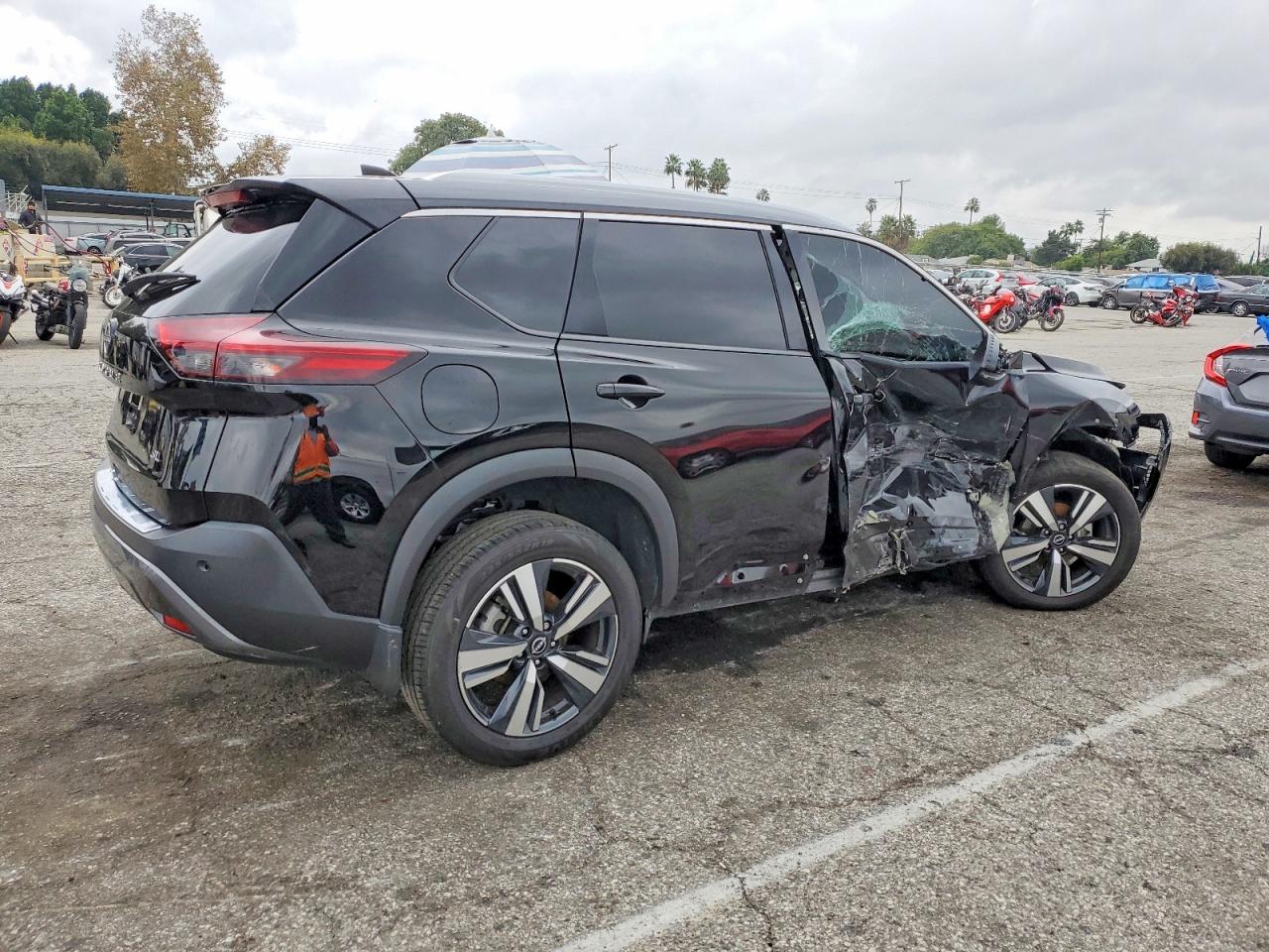 2023 NISSAN ROGUE SL photo 3
