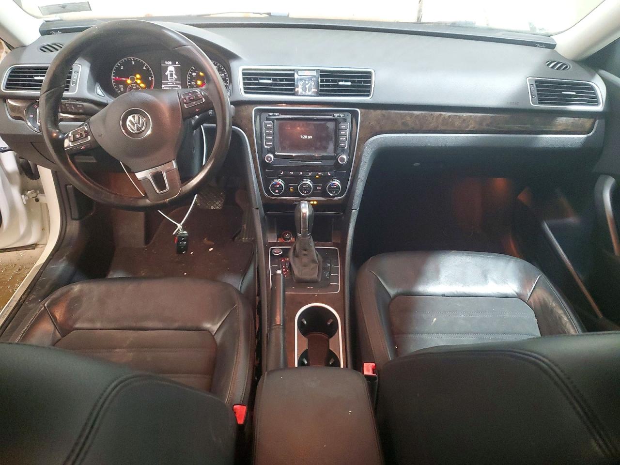 2014 VOLKSWAGEN PASSAT SEL photo 8