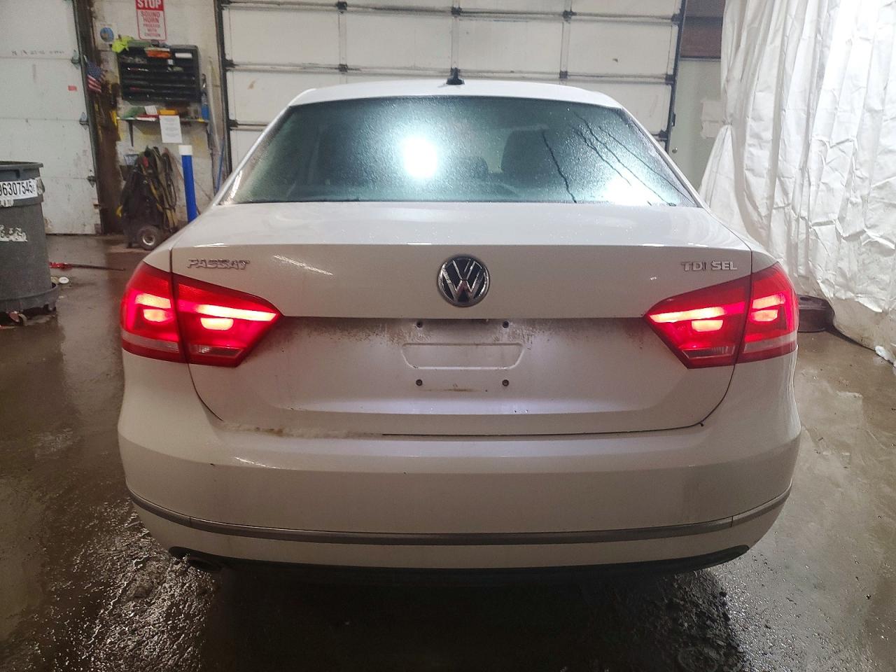 2014 VOLKSWAGEN PASSAT SEL photo 6