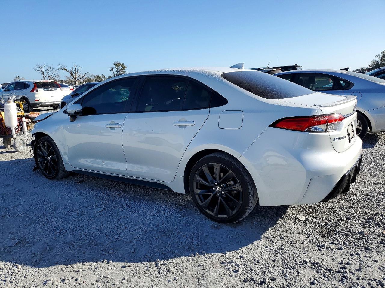 2024 TOYOTA COROLLA LE photo 2
