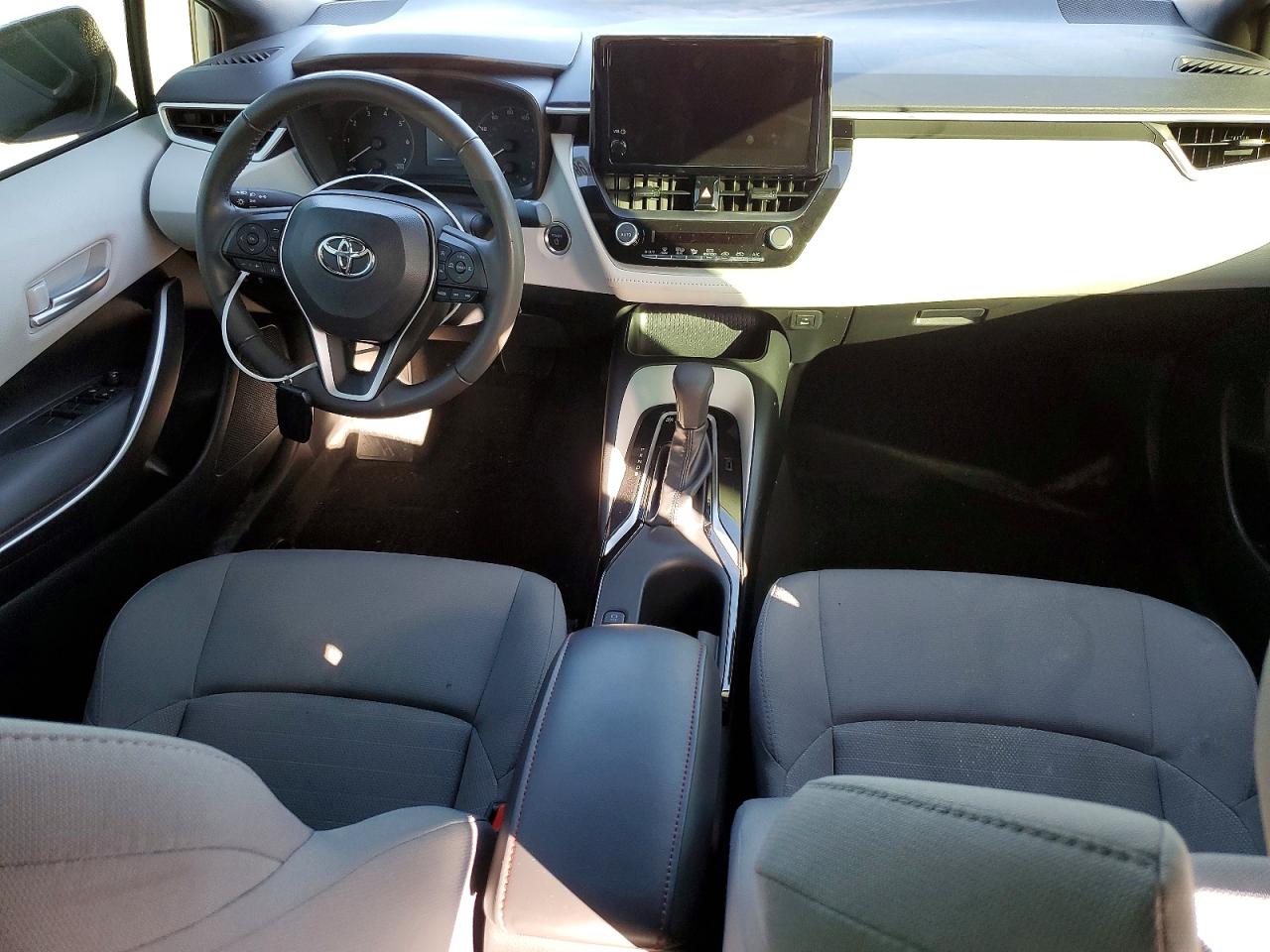 2024 TOYOTA COROLLA LE photo 8