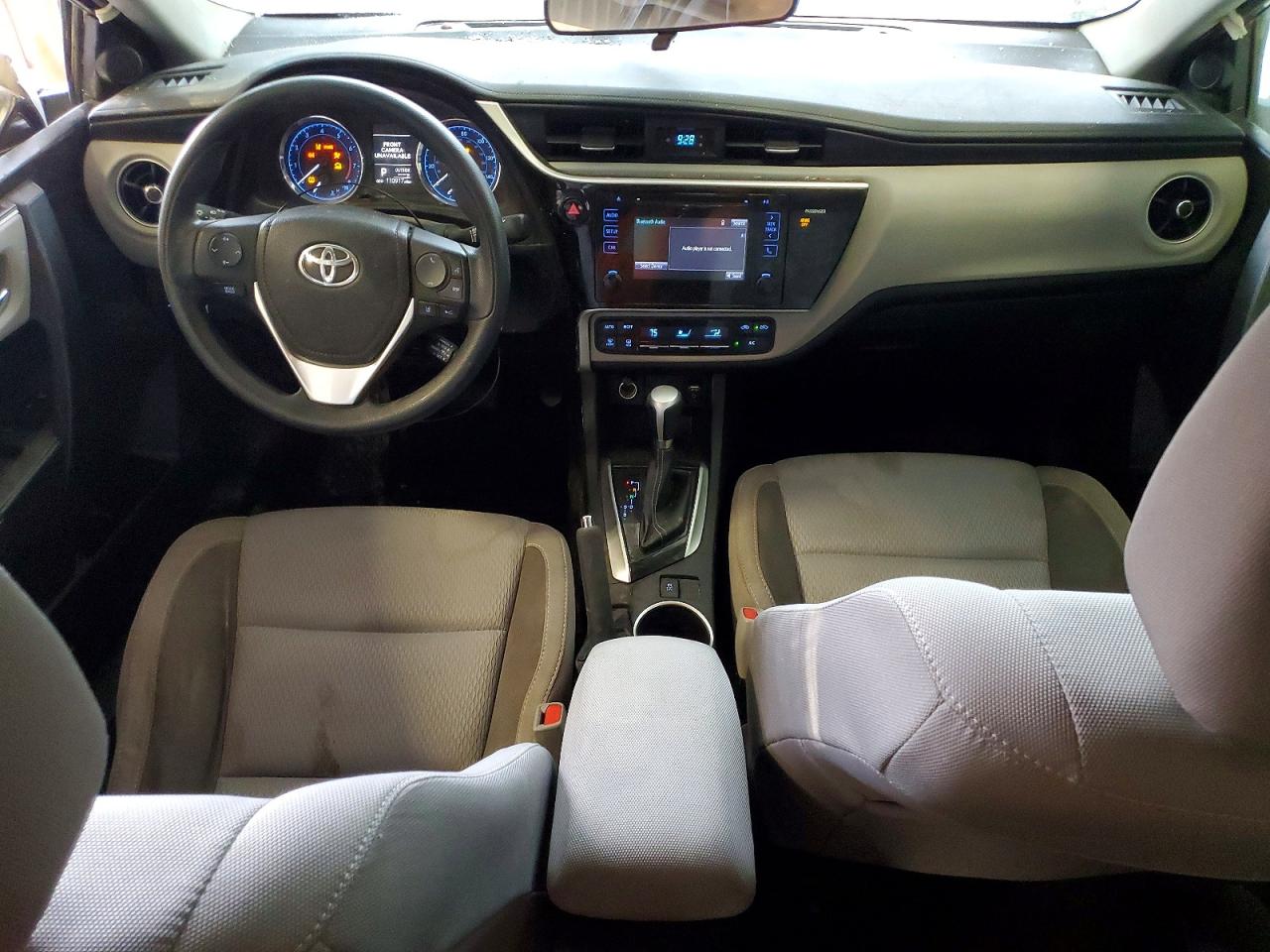 2017 TOYOTA COROLLA LE photo 8