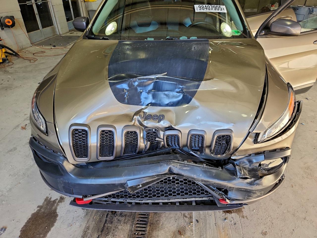 2017 JEEP CHEROKEE TRAILHAWK photo 12