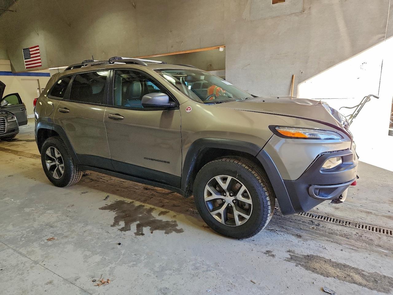 2017 JEEP CHEROKEE TRAILHAWK photo 4
