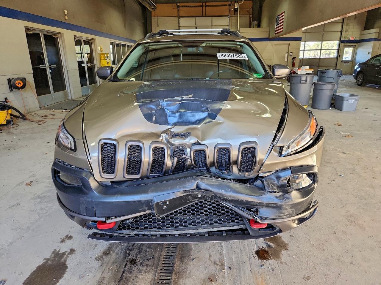2017 JEEP CHEROKEE TRAILHAWK photo 5