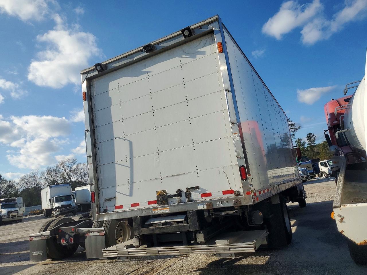 2019 HINO 268A BOX TRUCK photo 5