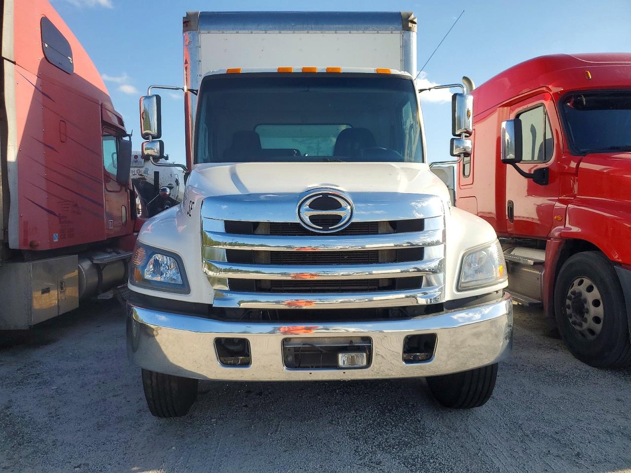 2019 HINO 268A BOX TRUCK photo 9