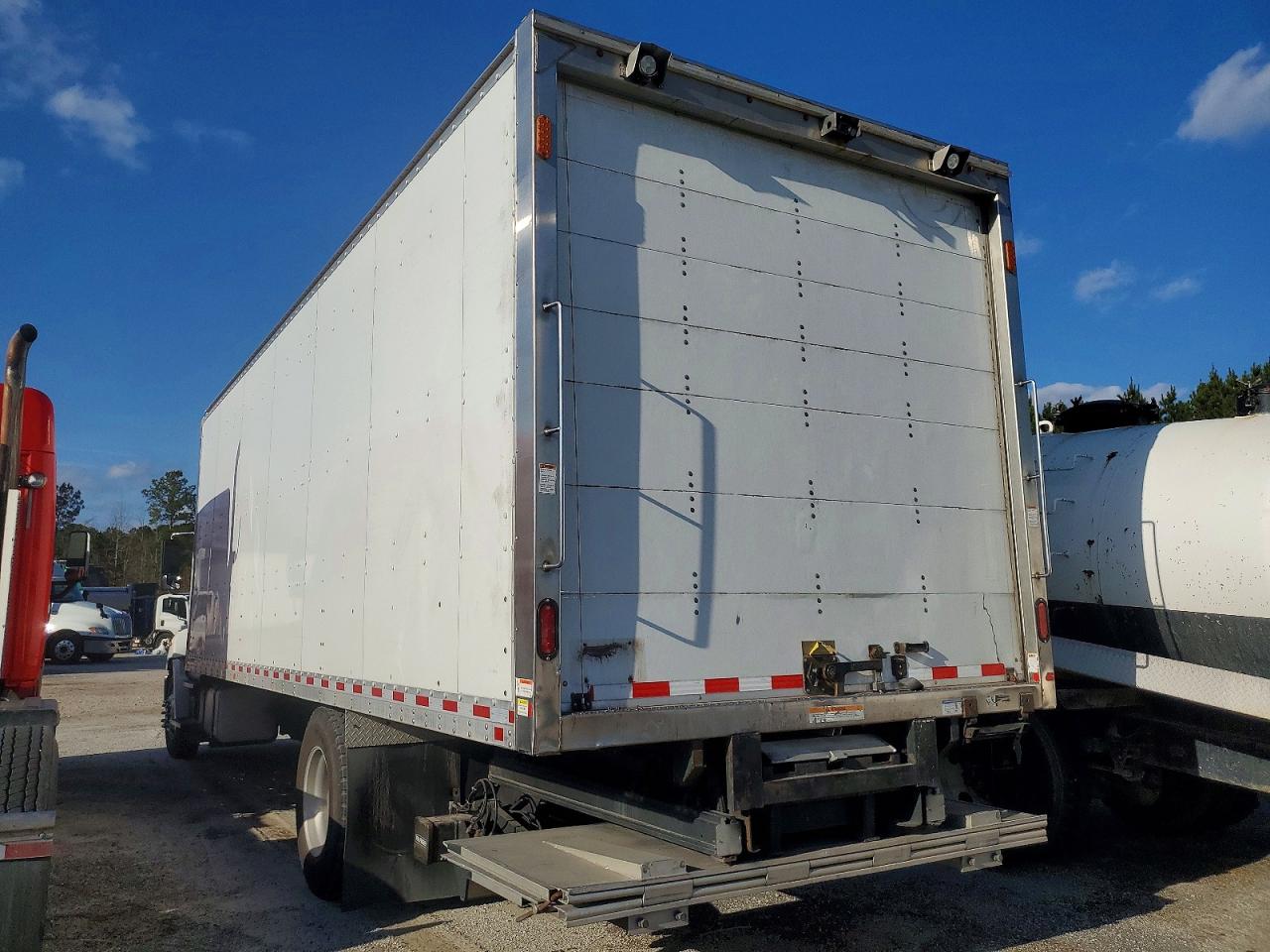 2019 HINO 268A BOX TRUCK photo 3
