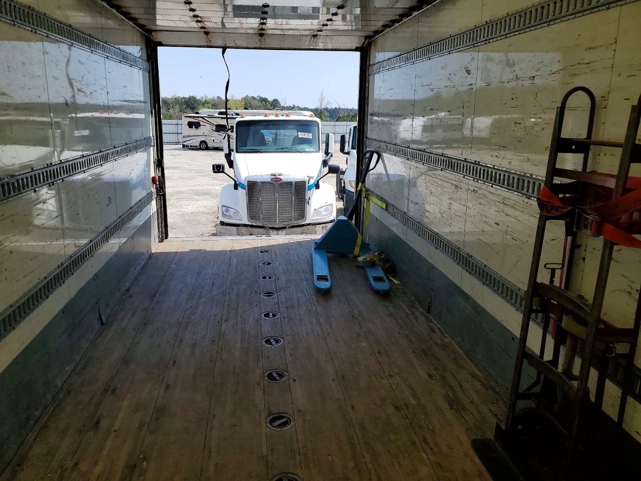 2019 HINO 268A BOX TRUCK photo 22