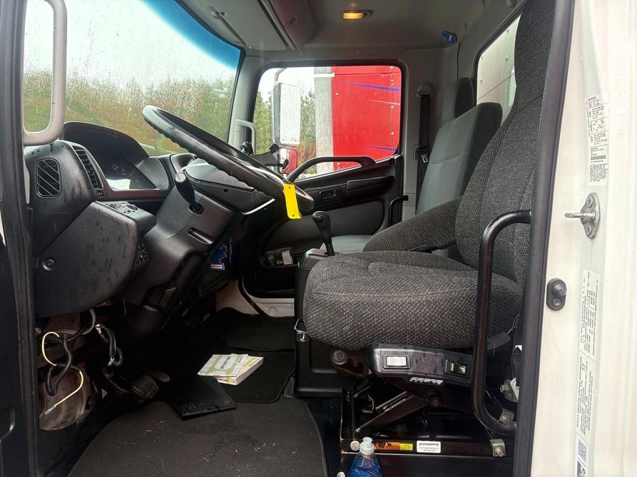 2019 HINO 268A BOX TRUCK photo 13
