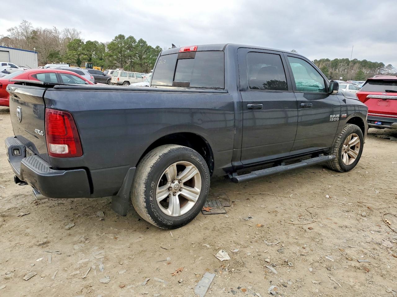 2015 RAM 1500 photo 3