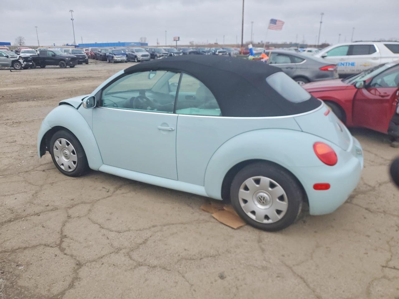 2005 VOLKSWAGEN NEW BEETLE GL photo 2