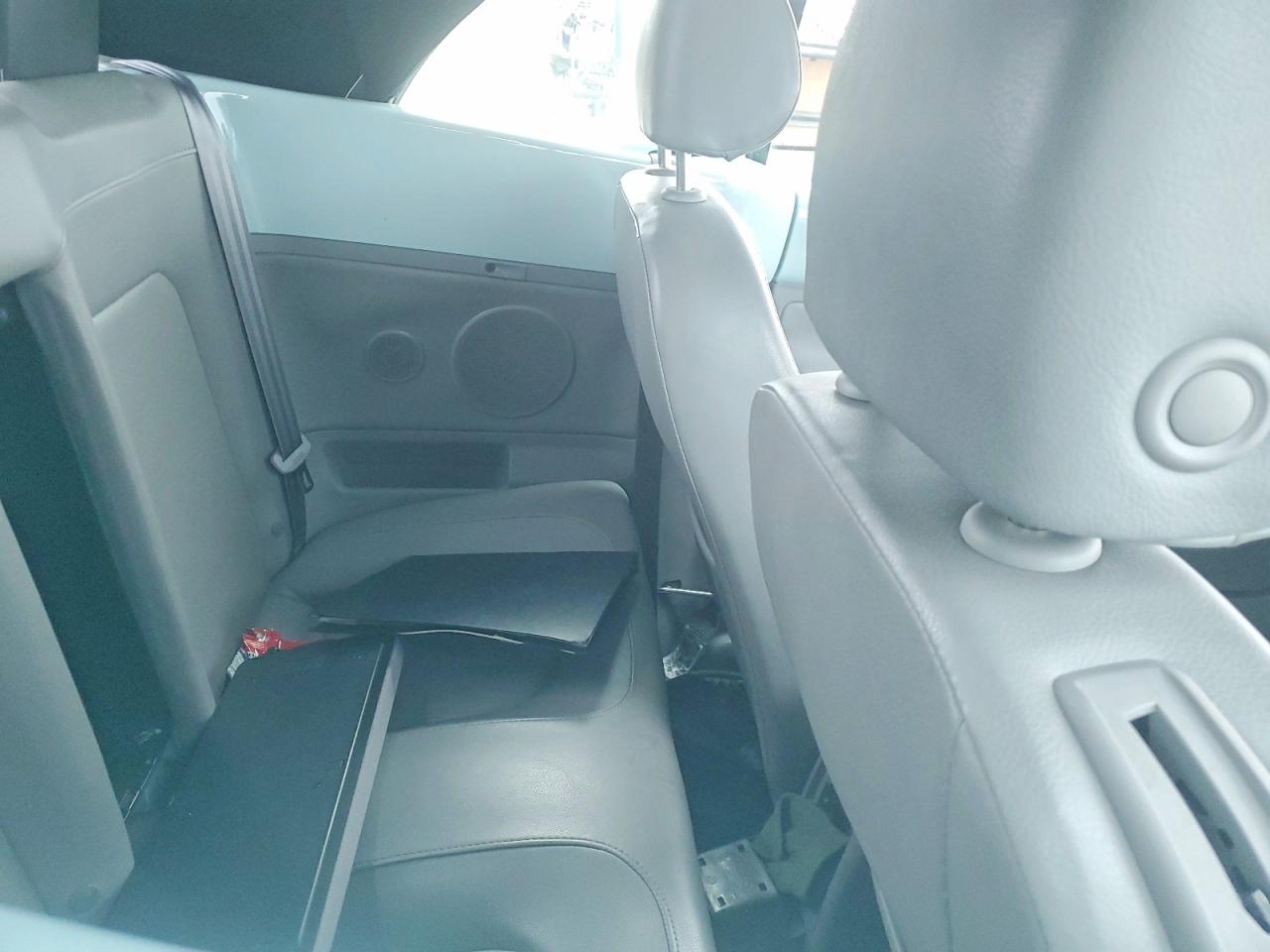 2005 VOLKSWAGEN NEW BEETLE GL photo 10