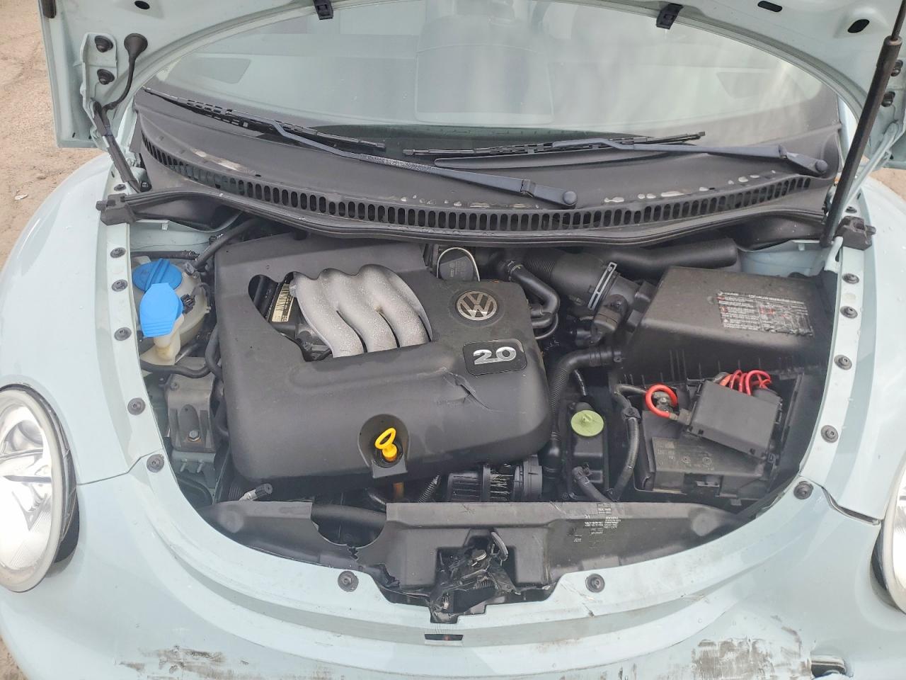 2005 VOLKSWAGEN NEW BEETLE GL photo 11