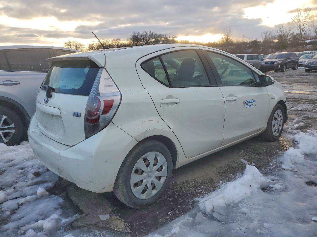 2013 TOYOTA PRIUS C photo 3
