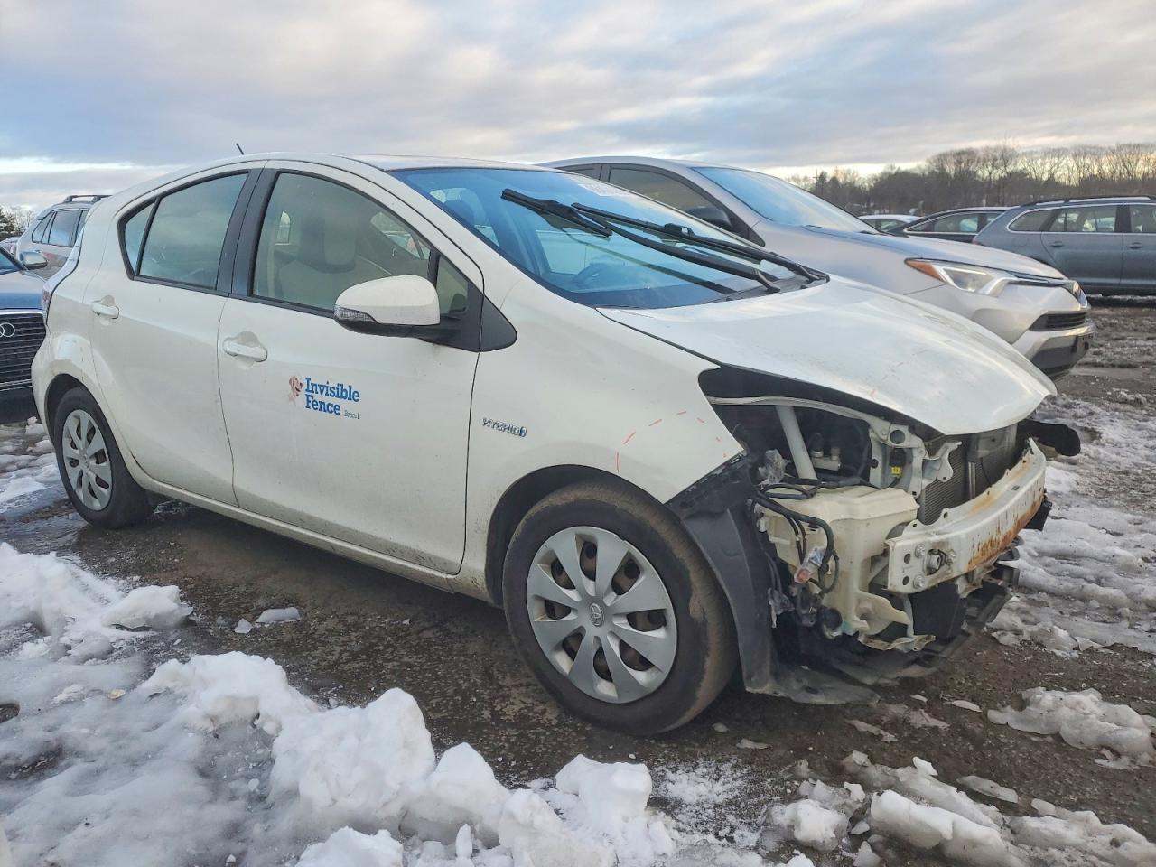 2013 TOYOTA PRIUS C photo 4