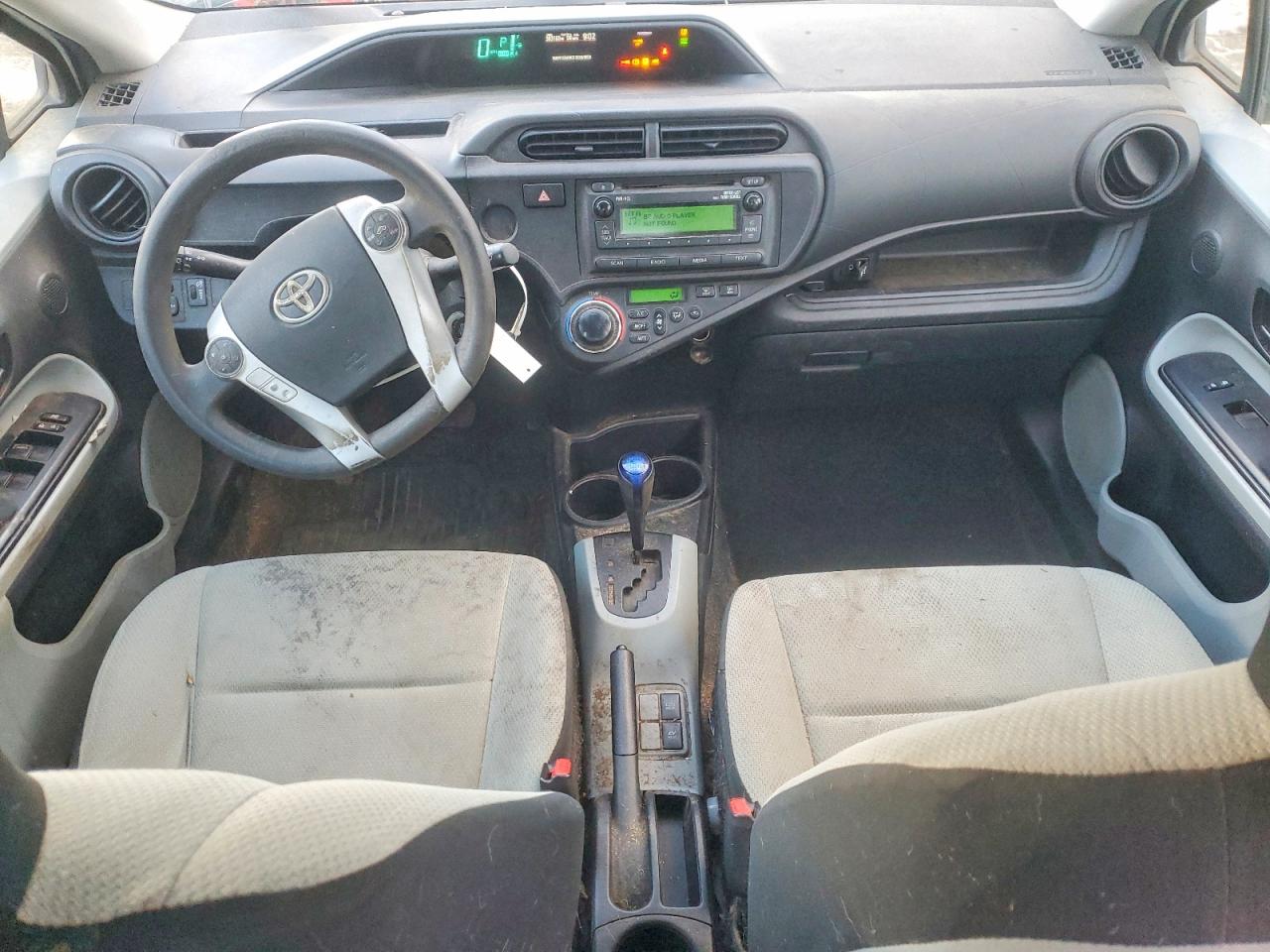 2013 TOYOTA PRIUS C photo 8