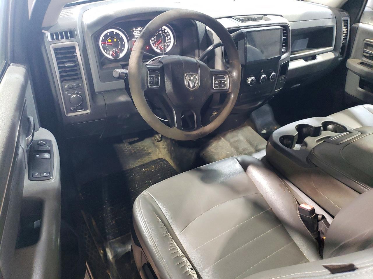 2016 RAM 1500 ST photo 8