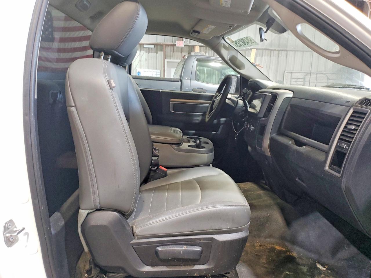 2016 RAM 1500 ST photo 10