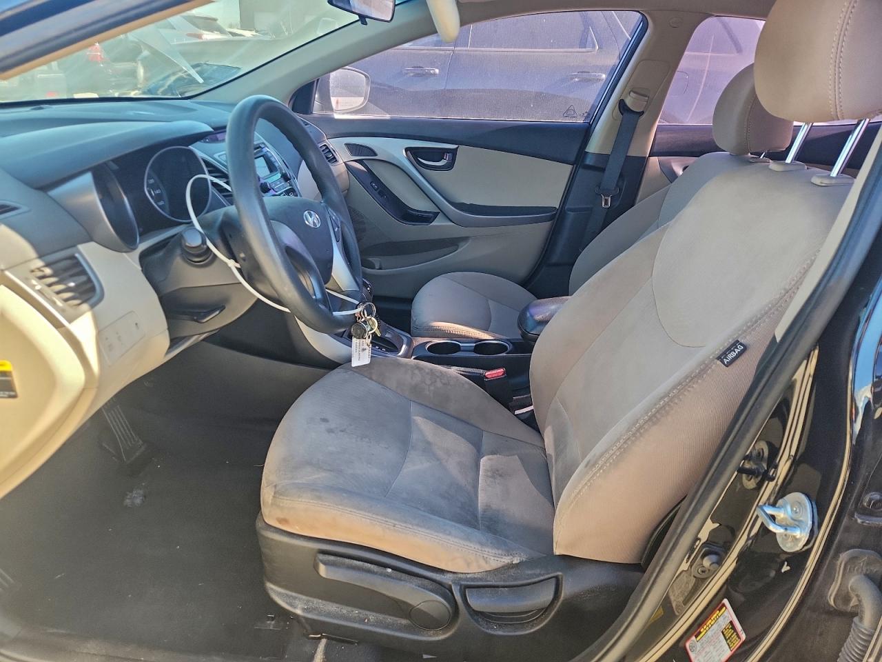 2016 HYUNDAI ELANTRA SE photo 7