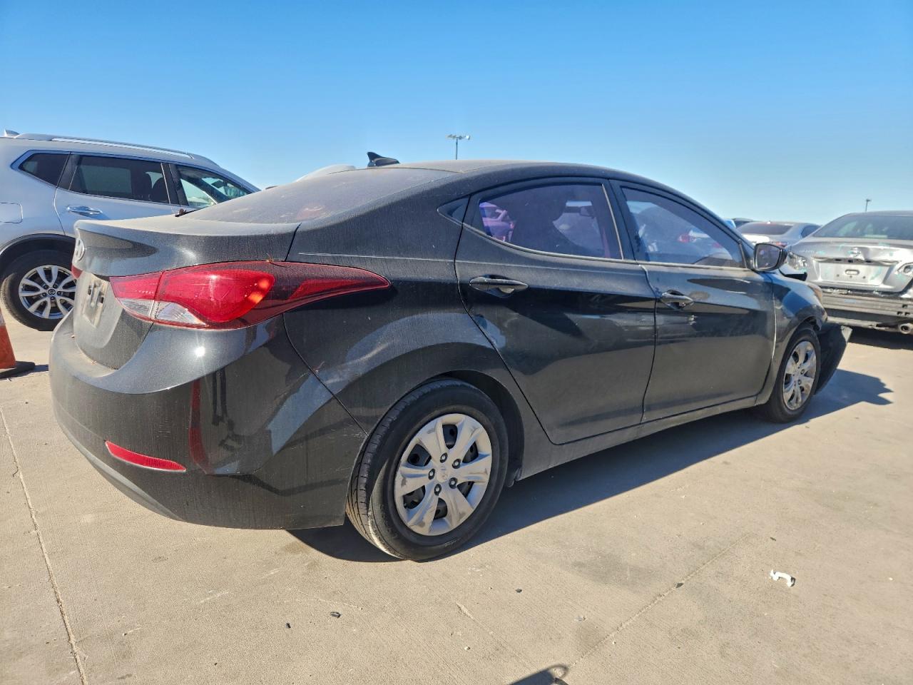 2016 HYUNDAI ELANTRA SE photo 3