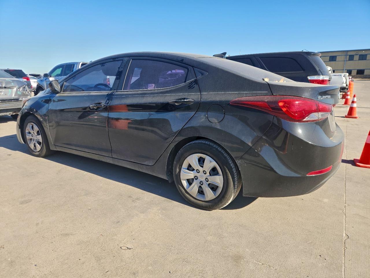 2016 HYUNDAI ELANTRA SE photo 2