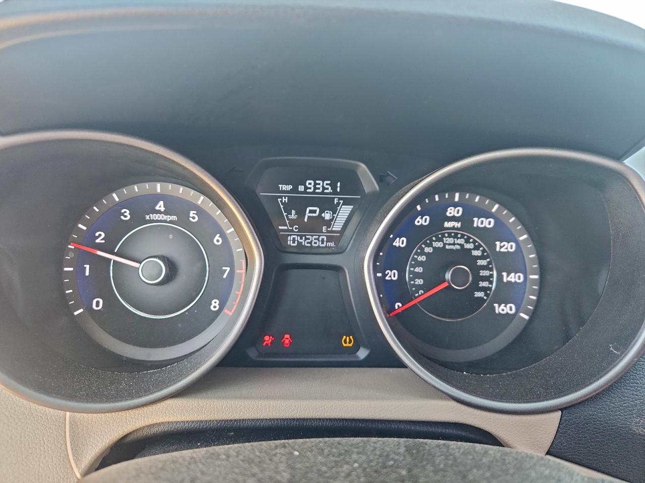 2016 HYUNDAI ELANTRA SE photo 9