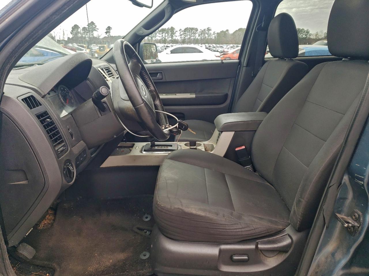 2011 FORD ESCAPE XLT photo 7