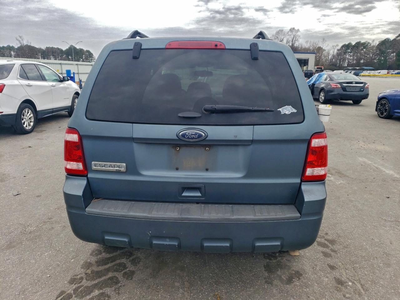 2011 FORD ESCAPE XLT photo 6