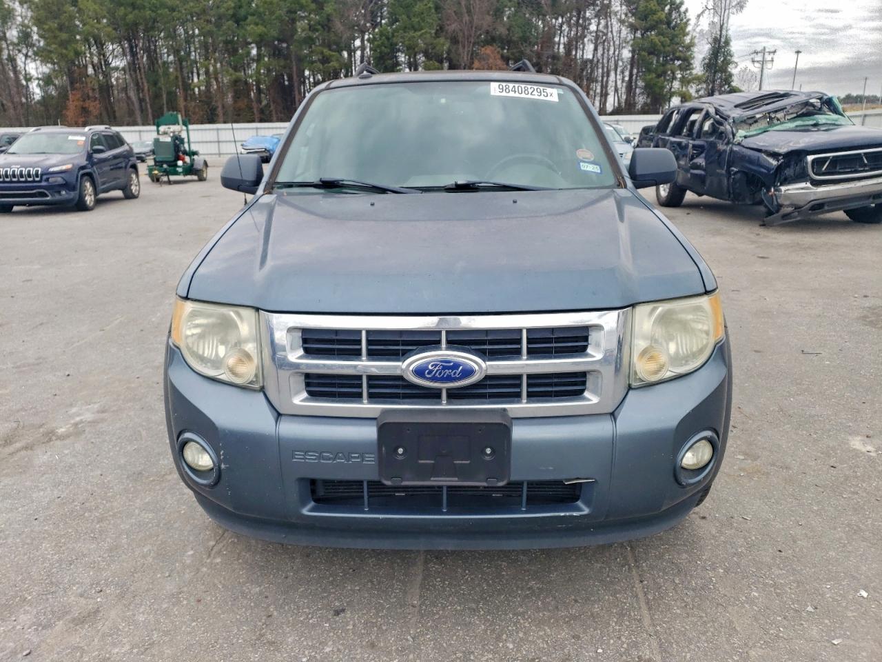 2011 FORD ESCAPE XLT photo 5