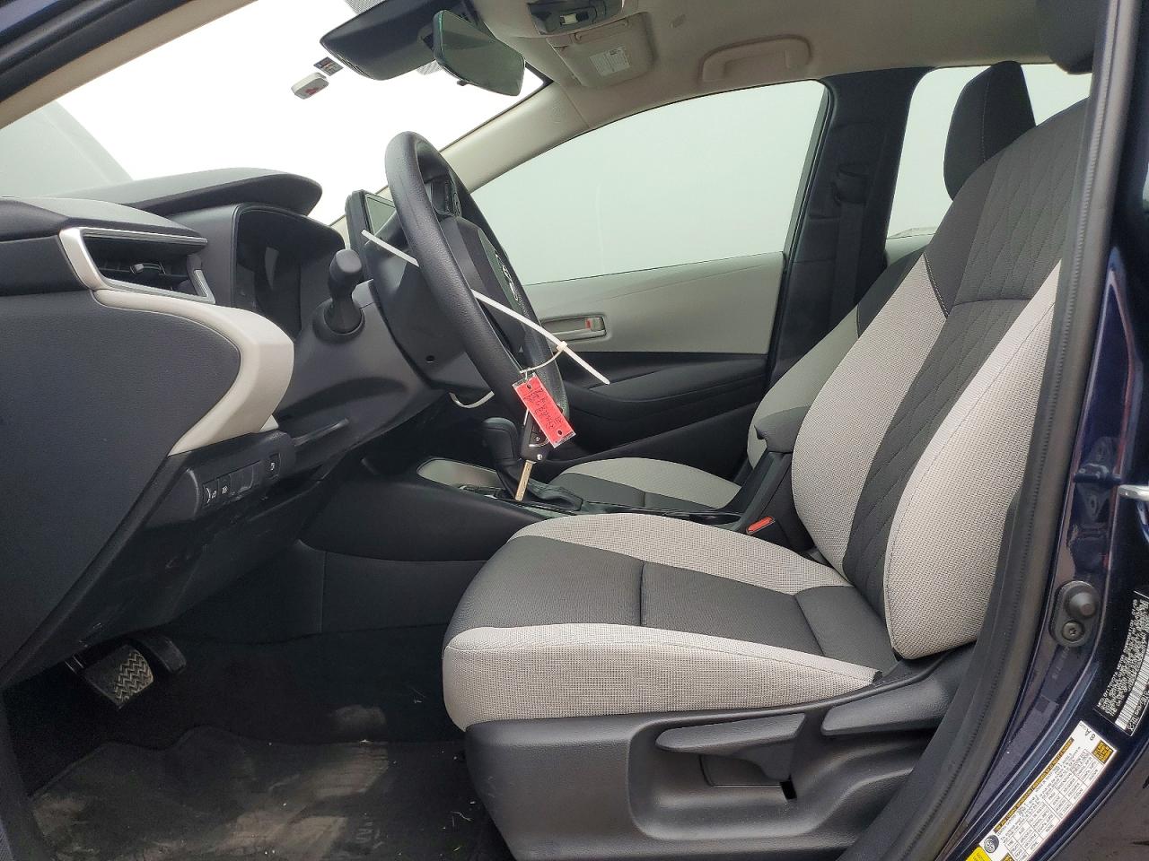 2025 TOYOTA COROLLA LE photo 7