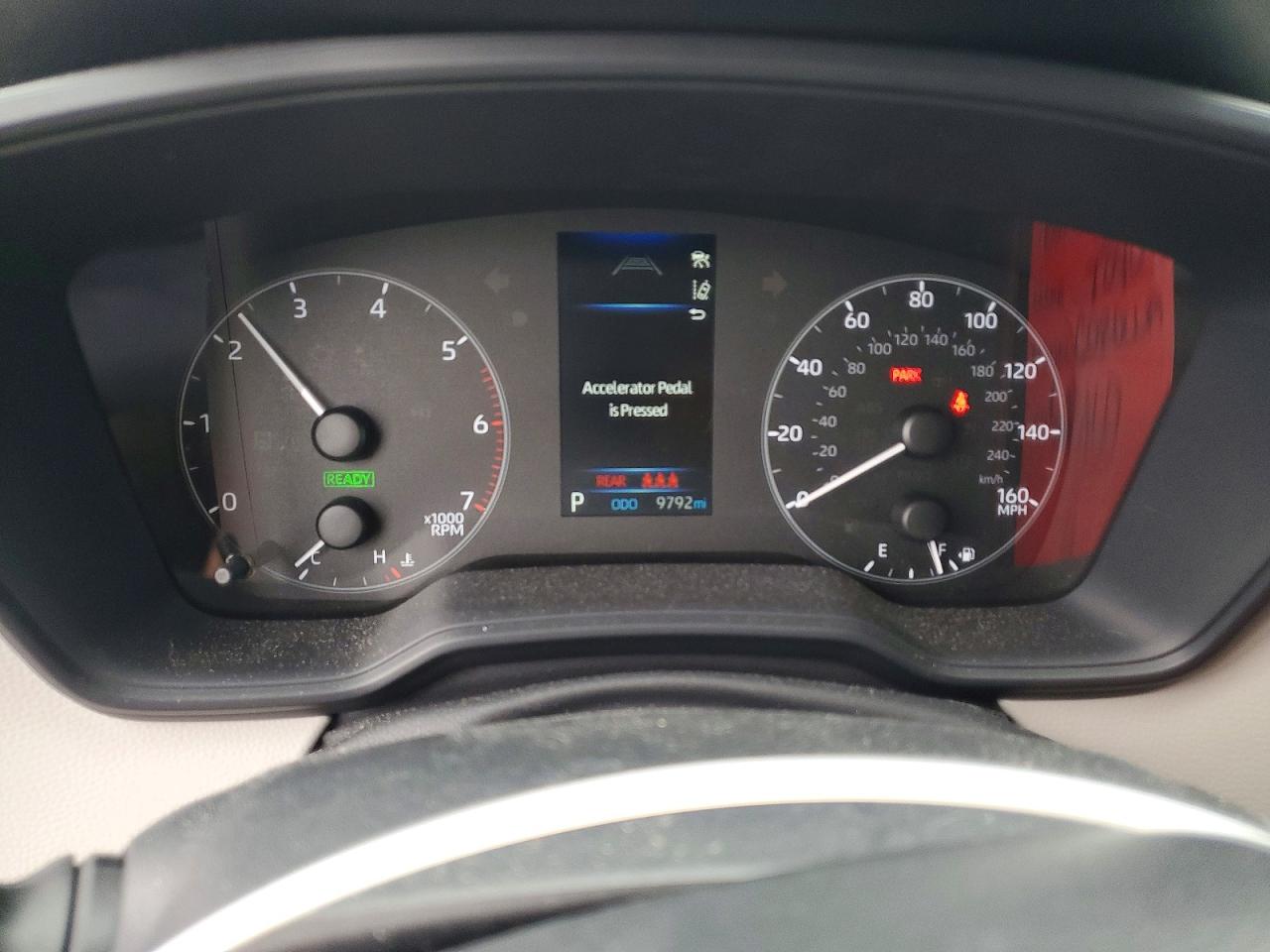 2025 TOYOTA COROLLA LE photo 9