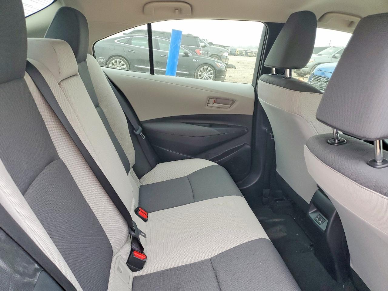 2025 TOYOTA COROLLA LE photo 10
