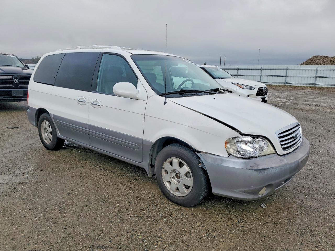 2003 KIA SEDONA EX photo 4