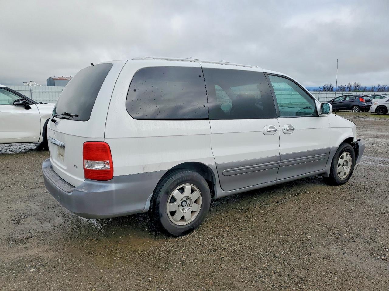 2003 KIA SEDONA EX photo 3