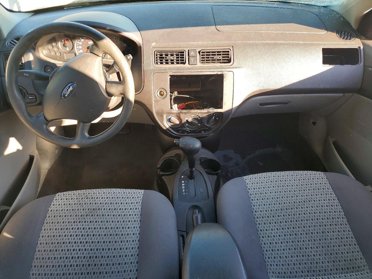 2007 FORD FOCUS ZX4 photo 8